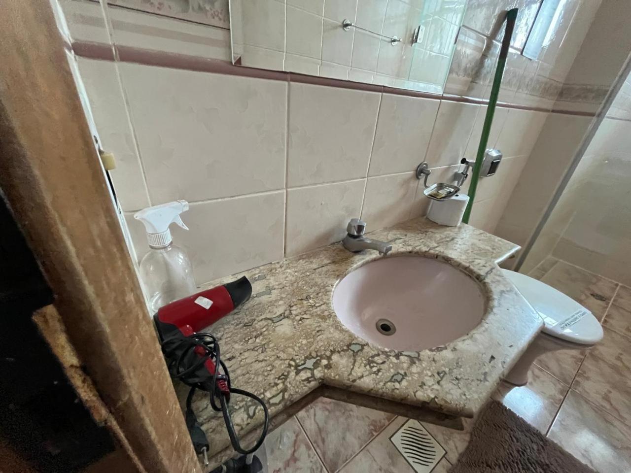 Casa Quintal Bueno! 5 Quartos Com Ar Split E Internet Ultra! Perto Do Melhor De Goiania! Marista Parques Areiao E Vaca Brava Hospital Premium Mater Dei Blue Fit Perdomo Goiania Shopping! ภายนอก รูปภาพ